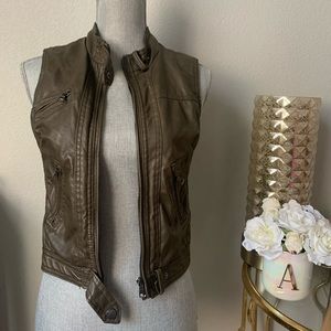 Leather Moto Vest - (olive)